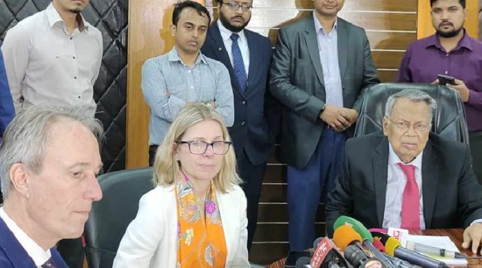 মূল্যস্ফীতি নিয়ন্ত্রণে কাজ চলছে, অপেক্ষা করতে হবে: অর্থমন্ত্রী