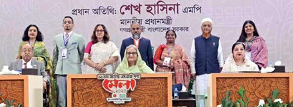 জাতীয় এসএমই পুরস্কার তুলে দিলেন প্রধানমন্ত্রী