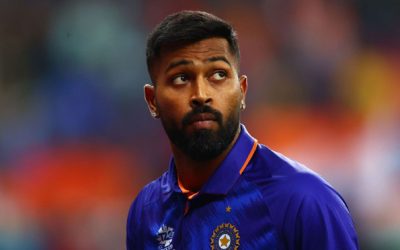আইপিএলে এক ম্যাচের নিষেধাজ্ঞা হার্দিক পান্ডিয়ার