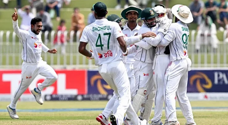 পাকিস্তানের মাটিতে ঐতিহাসিক টেস্ট জয় বাংলাদেশের