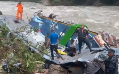 নেপালে ভারতীয় যাত্রীবোঝাই বাস নদীতে, নিহত ১৪