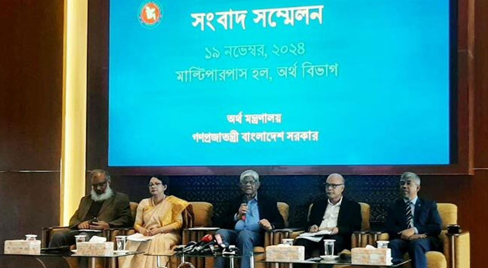 অন্তর্বর্তী সরকার কোনো ব্যাংক বন্ধ করবে না: অর্থ উপদেষ্টা
