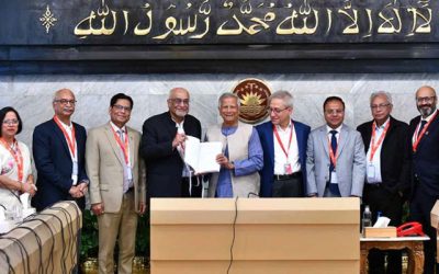 প্রধান উপদেষ্টার কাছে অর্থনীতির শ্বেতপত্র জমা