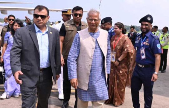 চট্টগ্রাম অবস্থান করছেন প্রধান উপদেষ্টা