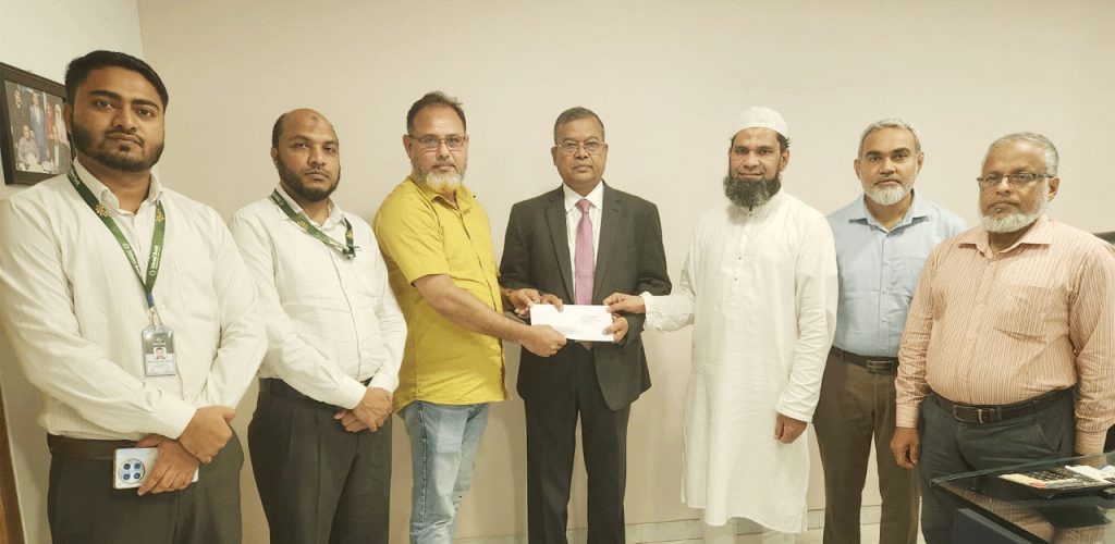 বাংলাদেশ ন্যাশনাল ইন্স্যুরেন্সের ২৫ কোটি টাকার অগ্নি বীমা দাবির চেক হস্তান্তর