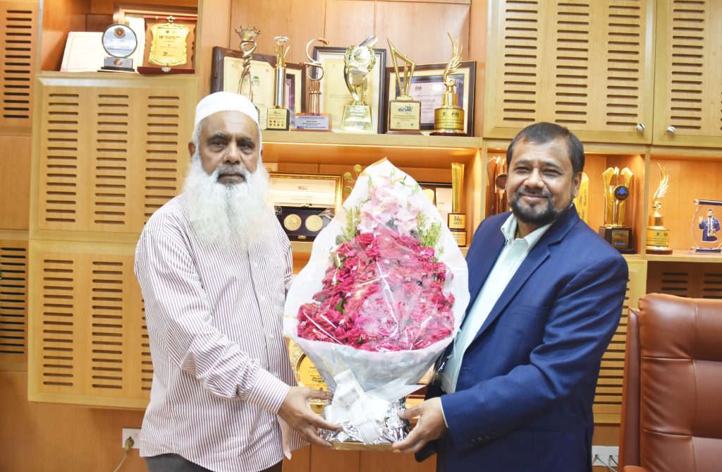 মনিরুল হক চৌধুরীকে ন্যাশনাল লাইফ ইন্স্যুরেন্সের শুভেচ্ছা