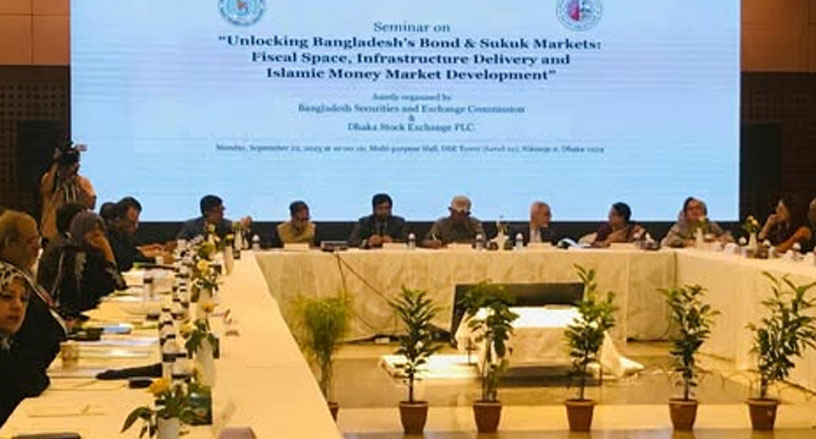 বড় প্রকল্পে অর্থায়নে বন্ড মার্কেটকে কাজে লাগাতে হবে: অর্থ উপদেষ্টা